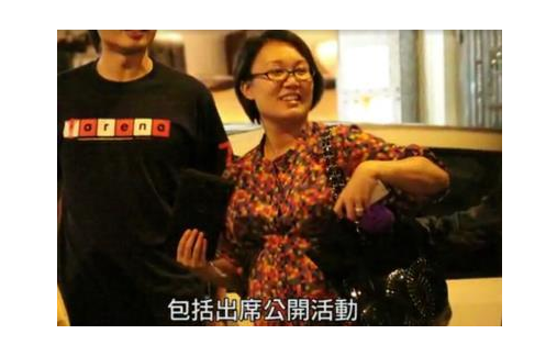 何鸿燊五太教训四太始末 赌王为什么不娶邓咏诗五姨太邓咏诗现况