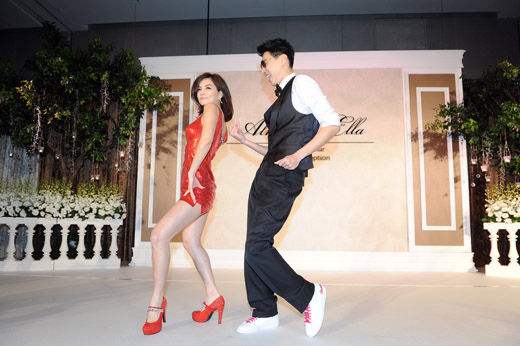 ��˹���Ǹ�������ʲô�� ella�Ϲ��Ҿ�һ��������������