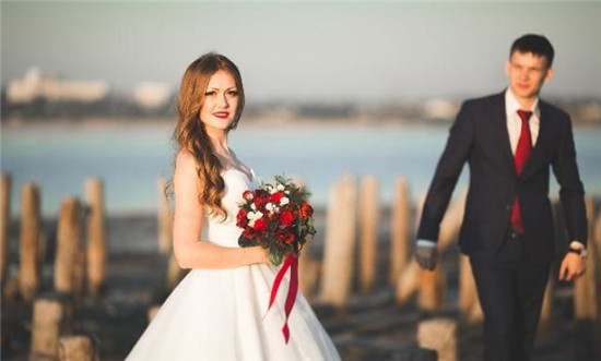 二婚女嫁头婚男的利弊这一点一定要看清 二婚这样做一样很幸福