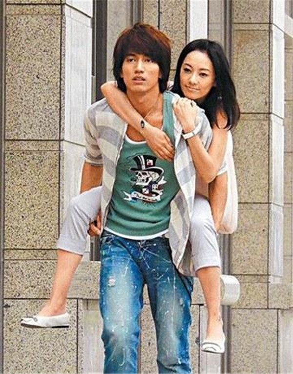 �Գ����ӱΪʲô������һ����� �Գ��񰮹���ӱ��ʲô��ϵ����