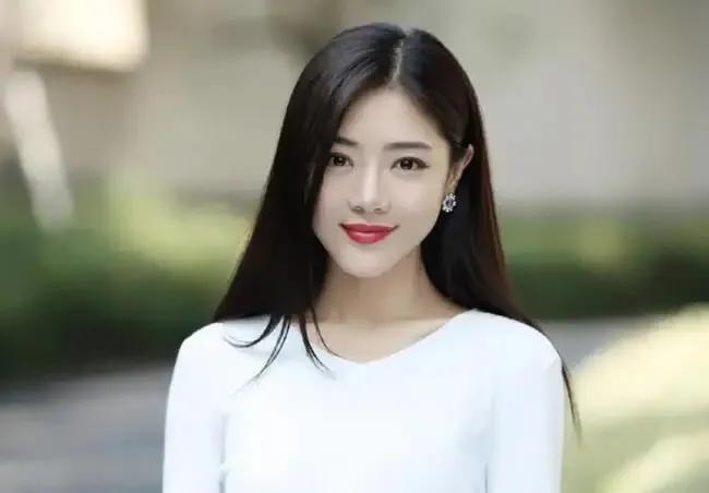 谢娜、杨幂、应采儿、邓家佳等演艺界潜规则都遇到过