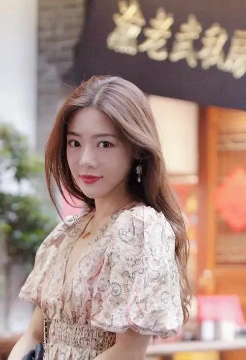 谢娜、杨幂、应采儿、邓家佳等演艺界潜规则都遇到过