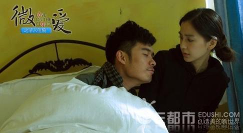 �º�baby���İ�Ƥ���ڻ�ױ���������һ�� baby������ϲ��ճ�º�