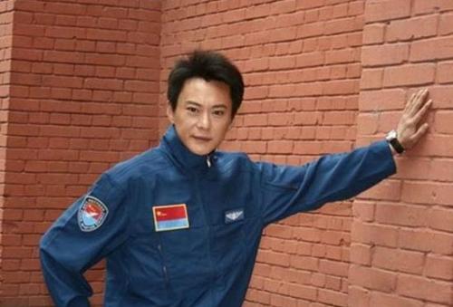 ���߼�ͥ���������Ǹ���� ���ߵİְ�������˭�Ͳ�ӱ�м�������