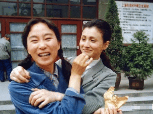 ���������ڵ��ɷ���˭ ������ǰ����Ұâ��˭��������ڷ�����Ƭ