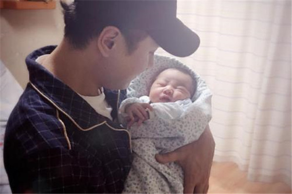 �����������ź����������΢���Ǹ������� �����Ƕ�����ǰ����˭