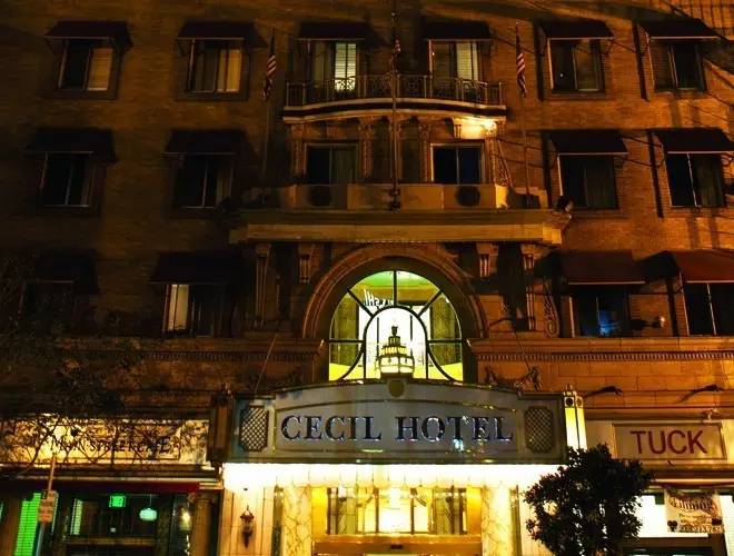 他独自入住蓝可儿出事酒店遇灵异现象吓破胆 塞西尔酒店真的有鬼