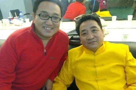 ��Ա����м��λ�����һ��������˭ Ѿ���;�Ž�����������