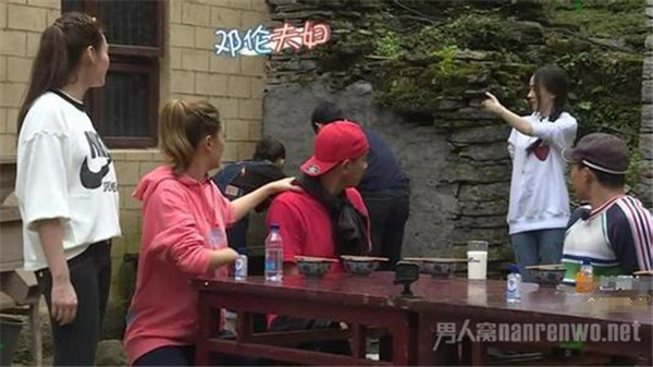 ���ߺ͵�����ʲô��ϵ��ô��ʶ�� �����ǵ��׵�Ů������������Ϣ