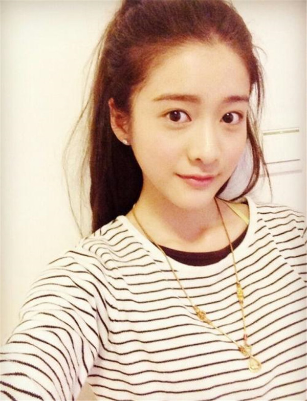 ����������ѩӭʾ��ϲ������ ��ѩӭ����������˭ϲ���ĸ�������