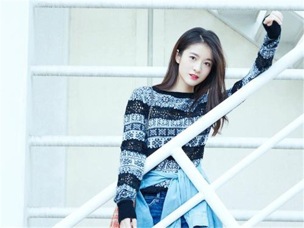 ����������ѩӭʾ��ϲ������ ��ѩӭ����������˭ϲ���ĸ�������