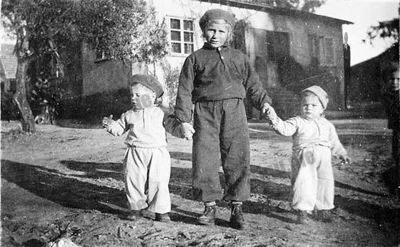 ɱͯ��ħ�ݳ���Ӱslender man���й����� û����ٳ���̫������