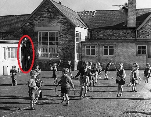 杀童狂魔瘦长鬼影slender man来中国了吗 没有五官长相太可怕了