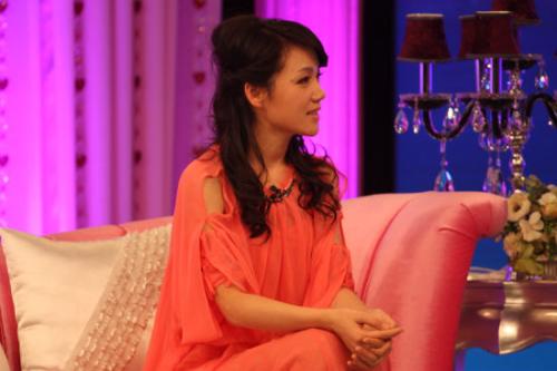 周群怎么有三个孩子有过几次婚史现任老公是谁 周群丈夫罗彬照片