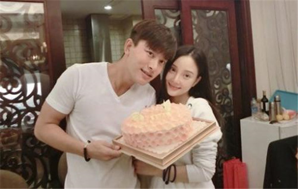 ��С贳��϶�̥Ů���������˿������� ��С贻���̥����ճ�����