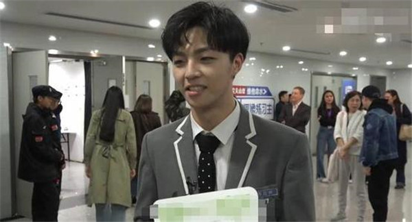 ����ũins�Ϲ�עһ�Ѵ������� ��ʫӱ�ǳ���ũ��Ů������ʲô��ϵ