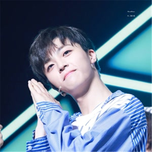 ����ũins�Ϲ�עһ�Ѵ������� ��ʫӱ�ǳ���ũ��Ů������ʲô��ϵ