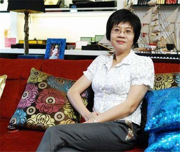 ������������屳������ ��Ȼ������Ů�˲���������������