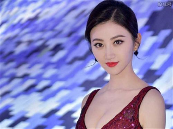 ����Ŀ�ɽ��˭����������� Ϊʲôû�˸Ҷ����𵽵���ʲô��ͷ