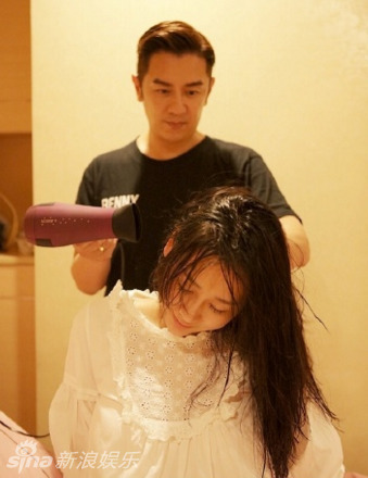 陈浩民妻子蒋丽莎剃毛门高清过程图 陈浩民为妻子刮什么毛正面照
