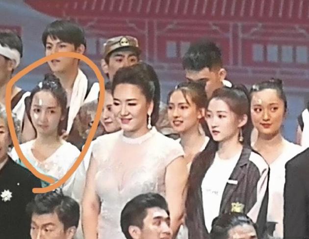 ����һ����ţ����ͼƬ����û ��ţ������������ĸ����İְ���˭