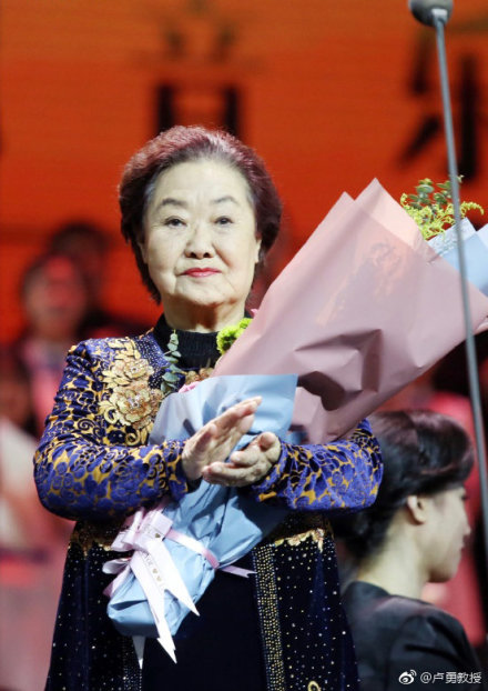 ����Ӣ���ڻ������������������������ ����Ӣ��Ԫ˧��������