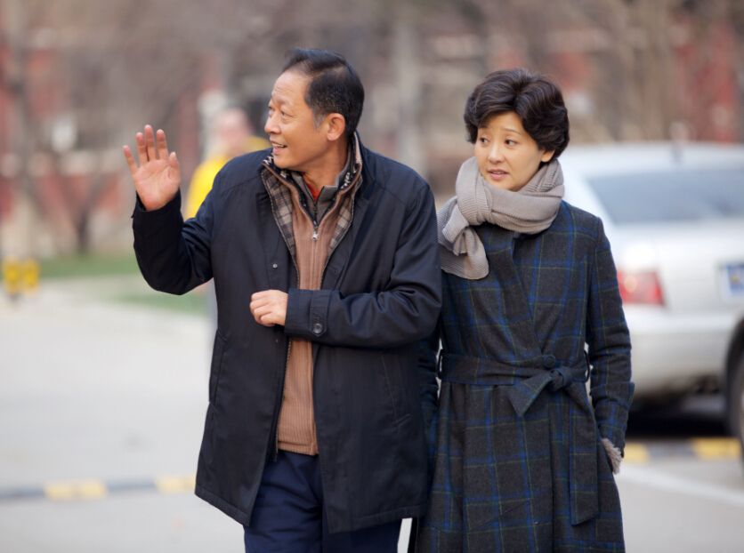 ��־�ĵ�����Ů�Ѽ������Ŷ���˭ 51����־�����ڵ�������˭��Ƭ