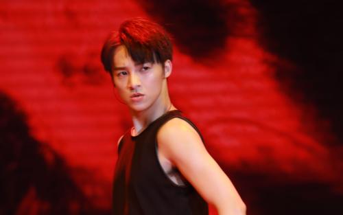 ��˾Ϊʲô����γ�ǩ�˶����� ���Фս������Ϊʲôϲ����γ�