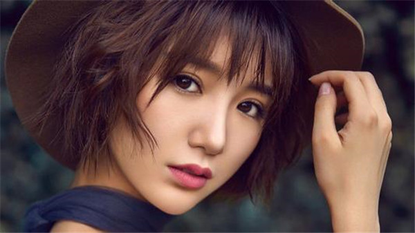 毛晓彤整容前后对比照片曝光 毛晓彤是不是开眼角了疤痕好明显