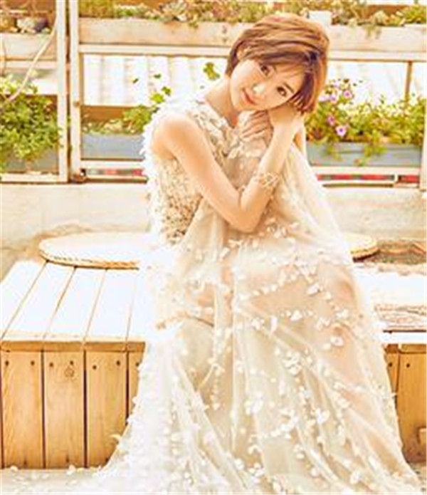 毛晓彤整容前后对比照片曝光 毛晓彤是不是开眼角了疤痕好明显