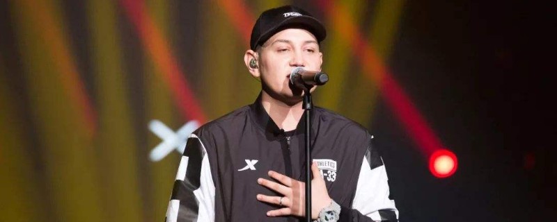 �й���˵����һ���ܹھ���˭