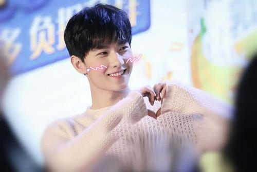 杨洋现在已经不是四大流量了吗怎么消失了 杨洋发布会为什么哭了