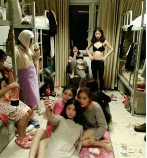 Ů��������Ƭ��ʵ����������Ϲ�� Ů��������ʵ��Ļ����Ц��