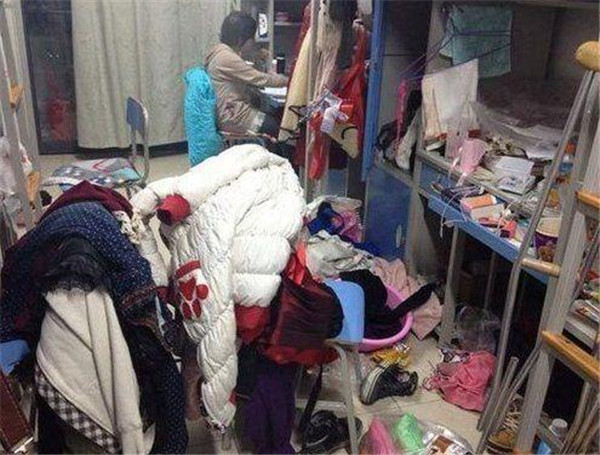 女生宿舍照片真实各种奇葩亮瞎你 女生宿舍真实内幕戳中笑点