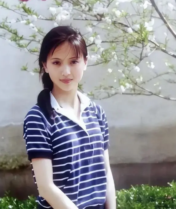 8λ������������Ů�� ����ò���绨 �����������һ��