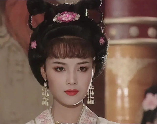 8λ������������Ů�� ����ò���绨 �����������һ��