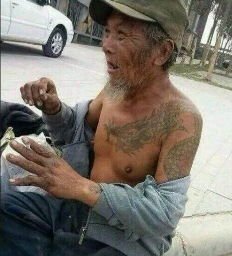 ������ϴ����ĵ�һ����Ī�ڳ����� Ī������������ô���ǳ�����