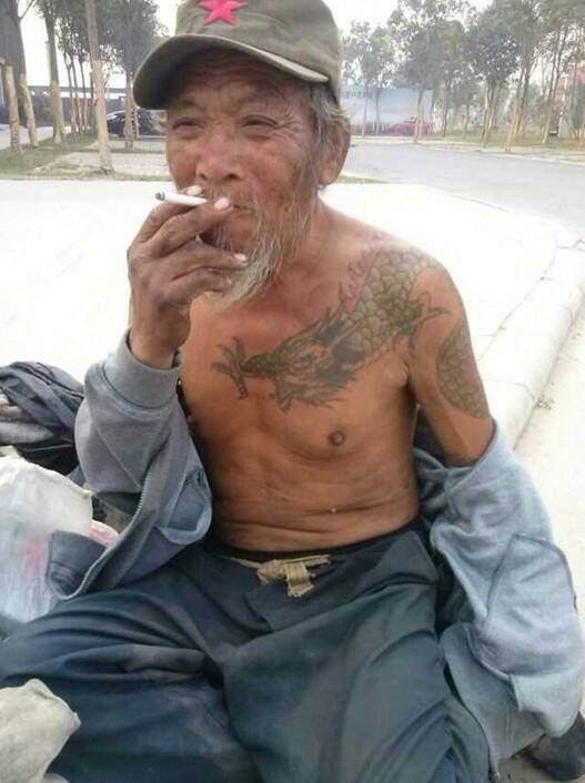 ������ϴ����ĵ�һ����Ī�ڳ����� Ī������������ô���ǳ�����