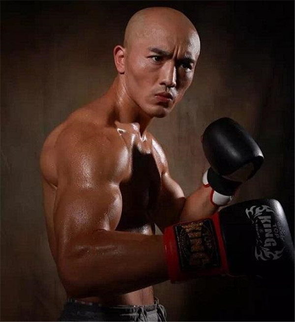 一龙丢人丢到美国 揭秘少林武僧一龙被ko原因