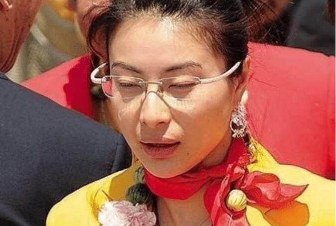 �������۾��κ��������������Ա����� ����������11����ʷ����