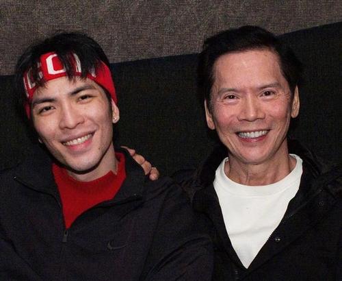 萧敬腾跟向家什么关系怎么这么像向华强 萧敬腾身世父母是谁