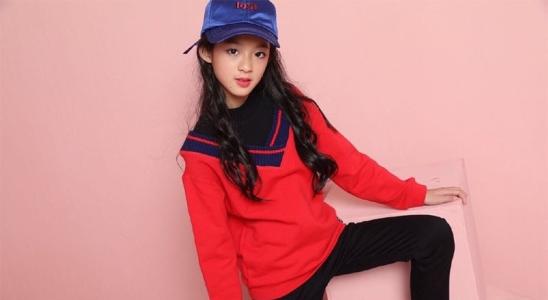 ����������ô�� ��������ɼ��������ĸ�ѧУ��γ����ĸ�ĸ��˭