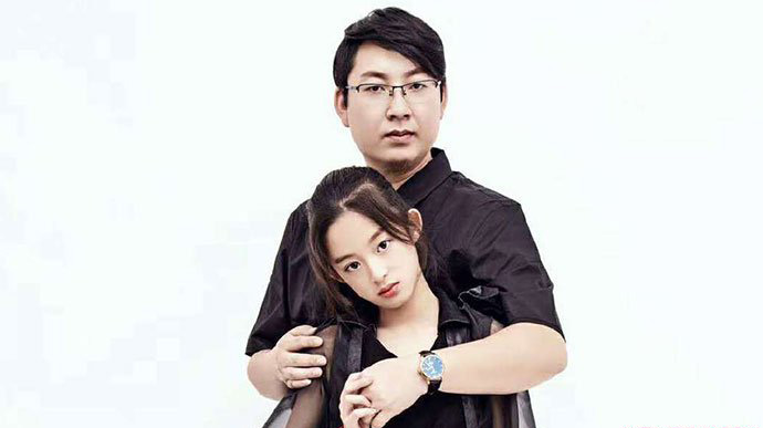 ����������ô�� ��������ɼ��������ĸ�ѧУ��γ����ĸ�ĸ��˭