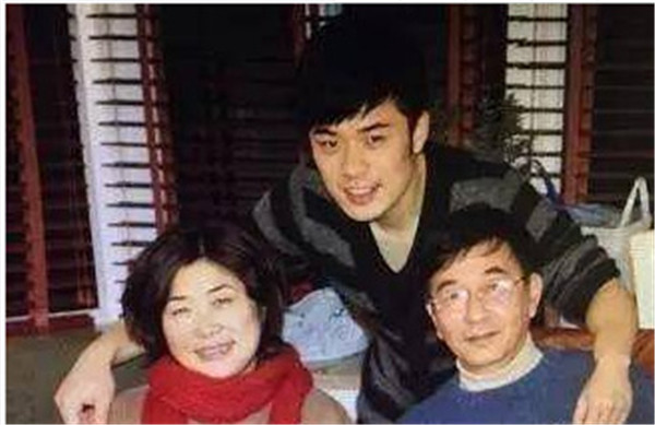 �¿���Ϊʲô����º�ʲô��ϵ �ºյĸ��׳��������ϼ�鱳��ǿ