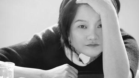 洪晃收养的小女孩平平照片 洪晃为什么领养没生孩子是不能生育