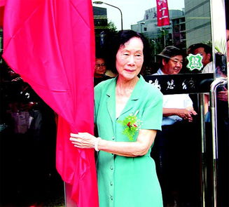 �챯��������ξ��ĵ�һ�� �ξ��ĵĵڶ����ɷ� �챯����ĸ���Ů