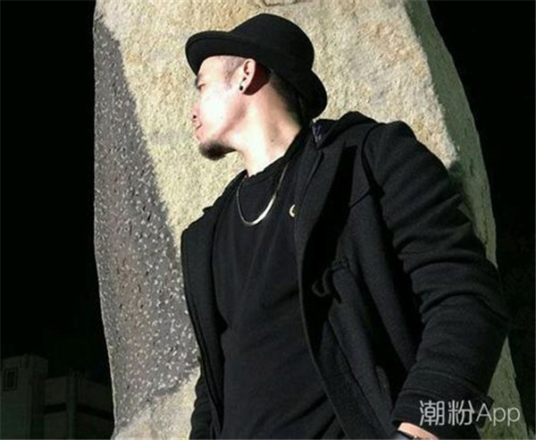 ����ǽ����չ����˭�����˸������� �ƾ��кͺ�չ�ɶԱ�˭����