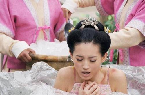 �Ŵ��������̷��ĸ���̬������ �����������ټ������Ӳ��й�����