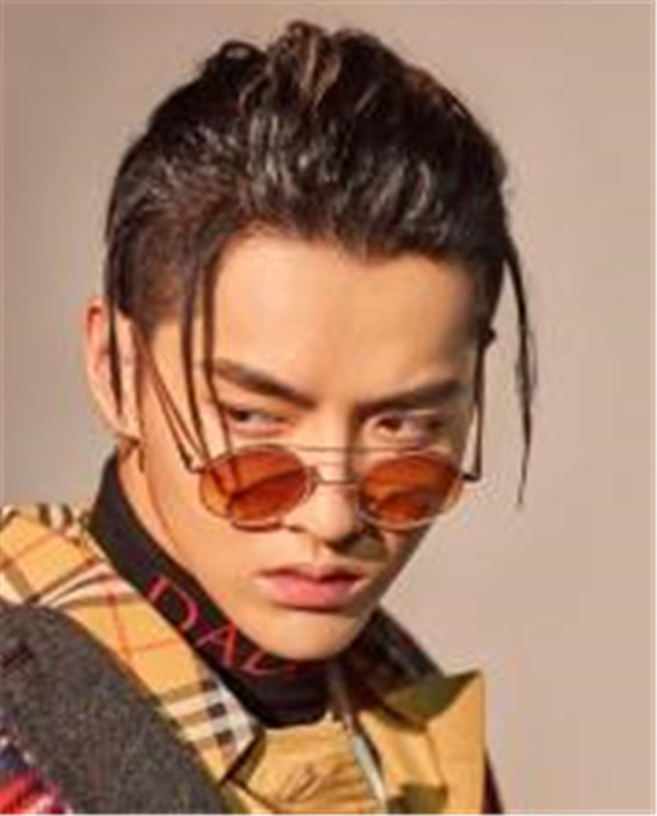 ���ෲ�ֳ�rap���ź����α���̫���� hiphopȦ�������ෲ˵����