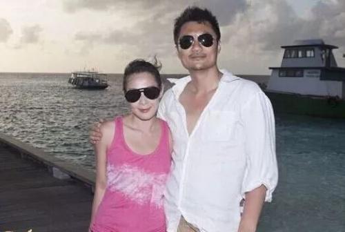 ����ӢΪ�μ޸���С�� ����Ӣ����С����״����Ϊʲô�ַ�˯